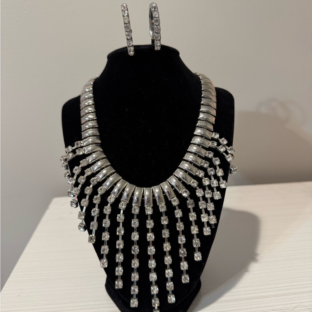 Vintage elegant Silver-tone Necklace and Earring Set